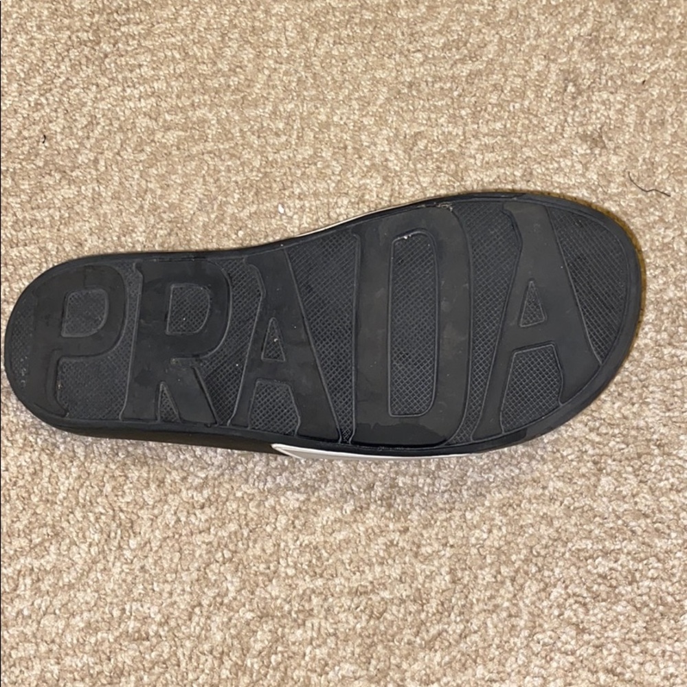 PRADA LOGO PRINT SLIDES - Picture 4 of 5